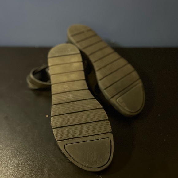 Criss Cross Flat Zerogrand Black Sandals! 7.5 [COLE HAAN] - Picture 8 of 8